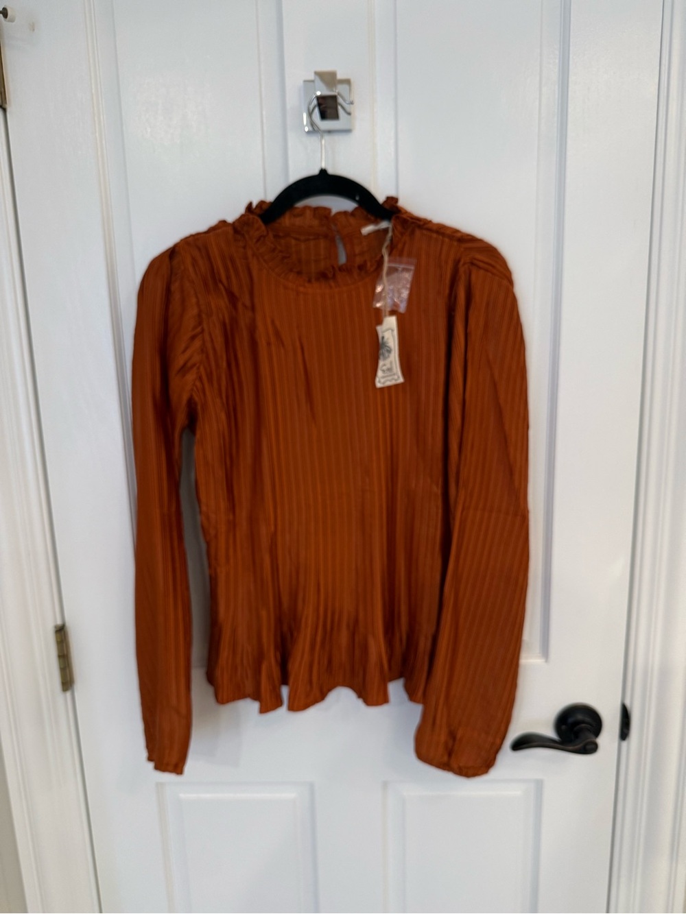 Easel Women’s Long Sleeve Ruffle Neck Top - Rust NWT